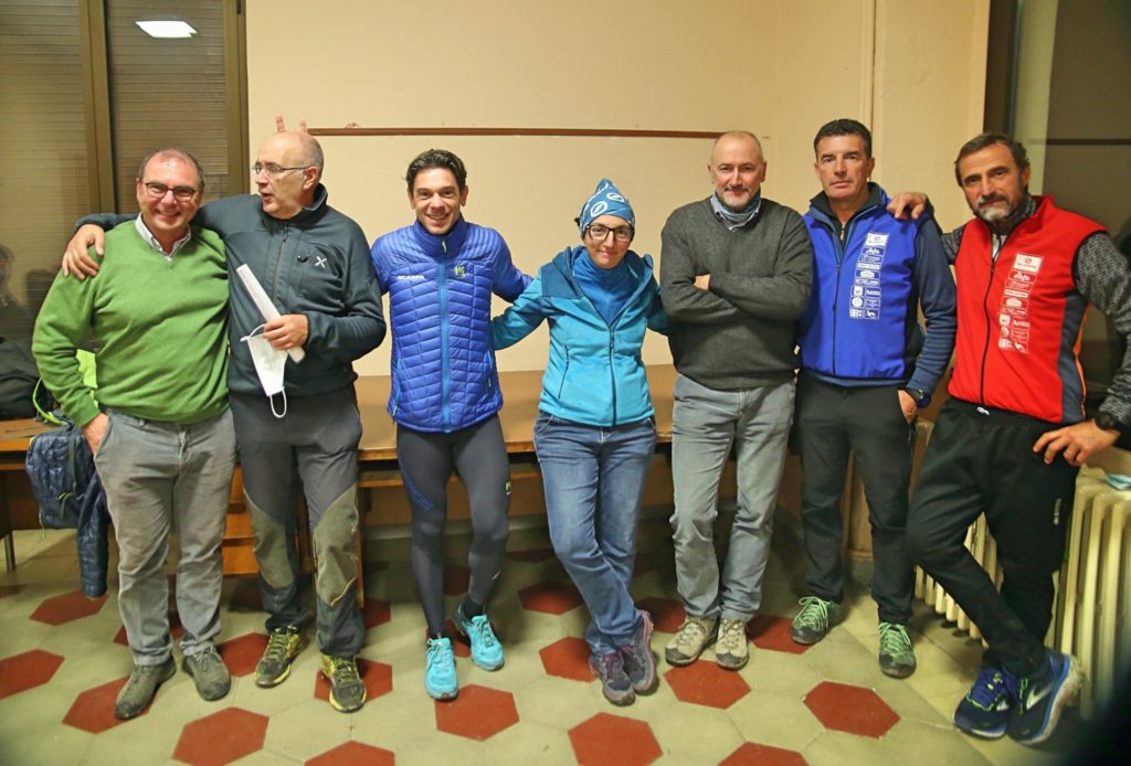Il comitato organizzatore della Maratona con Marcvo Degasperi a Miazzina